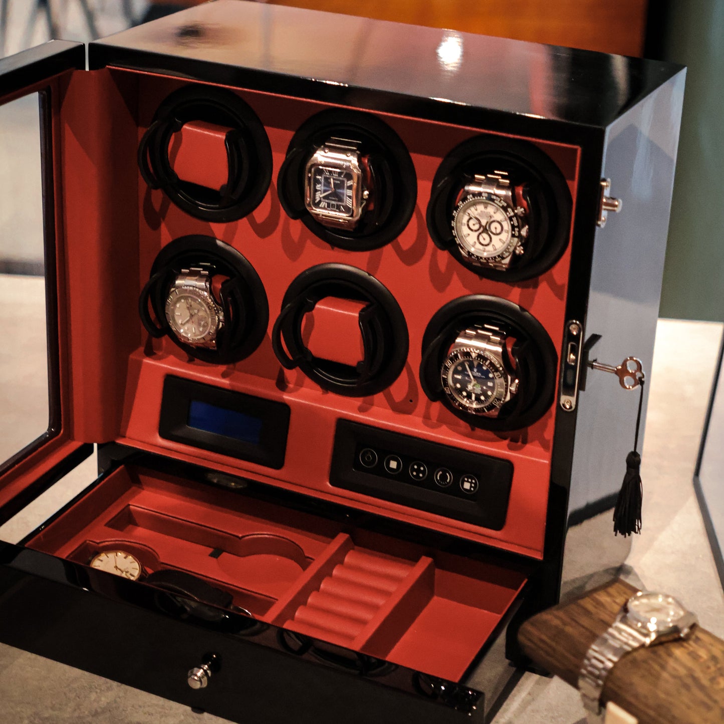 LW56 Watch Winder 6 Watches – Gloss Black & Red - Leader